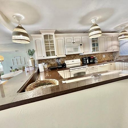 Beach Oasis 704 Lovely Daytona Ocean Front For 5 Sleeps Up To 12 Daytona Beach Extérieur photo