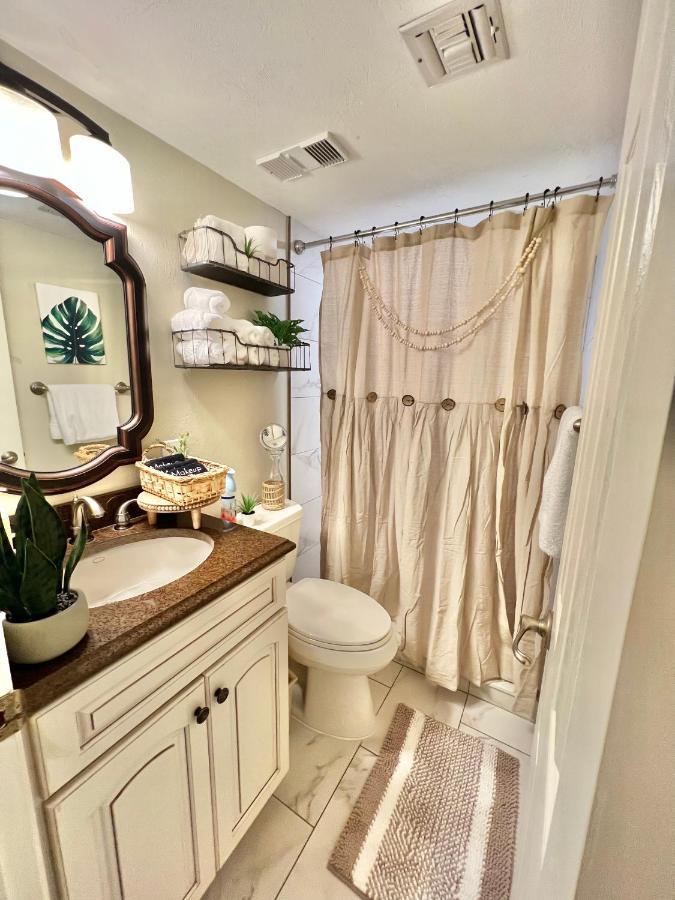 Beach Oasis 704 Lovely Daytona Ocean Front For 5 Sleeps Up To 12 Daytona Beach Extérieur photo