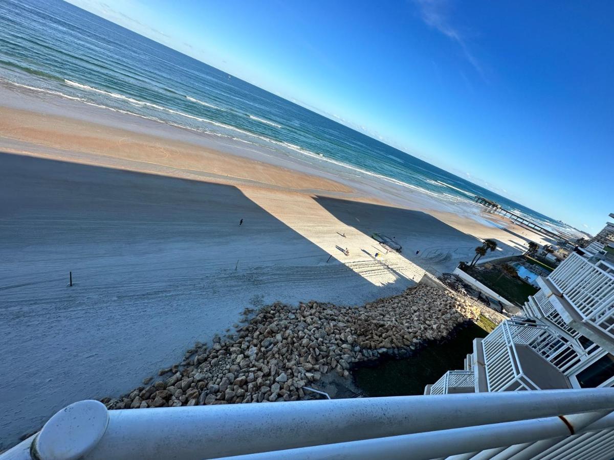 Beach Oasis 704 Lovely Daytona Ocean Front For 5 Sleeps Up To 12 Daytona Beach Extérieur photo
