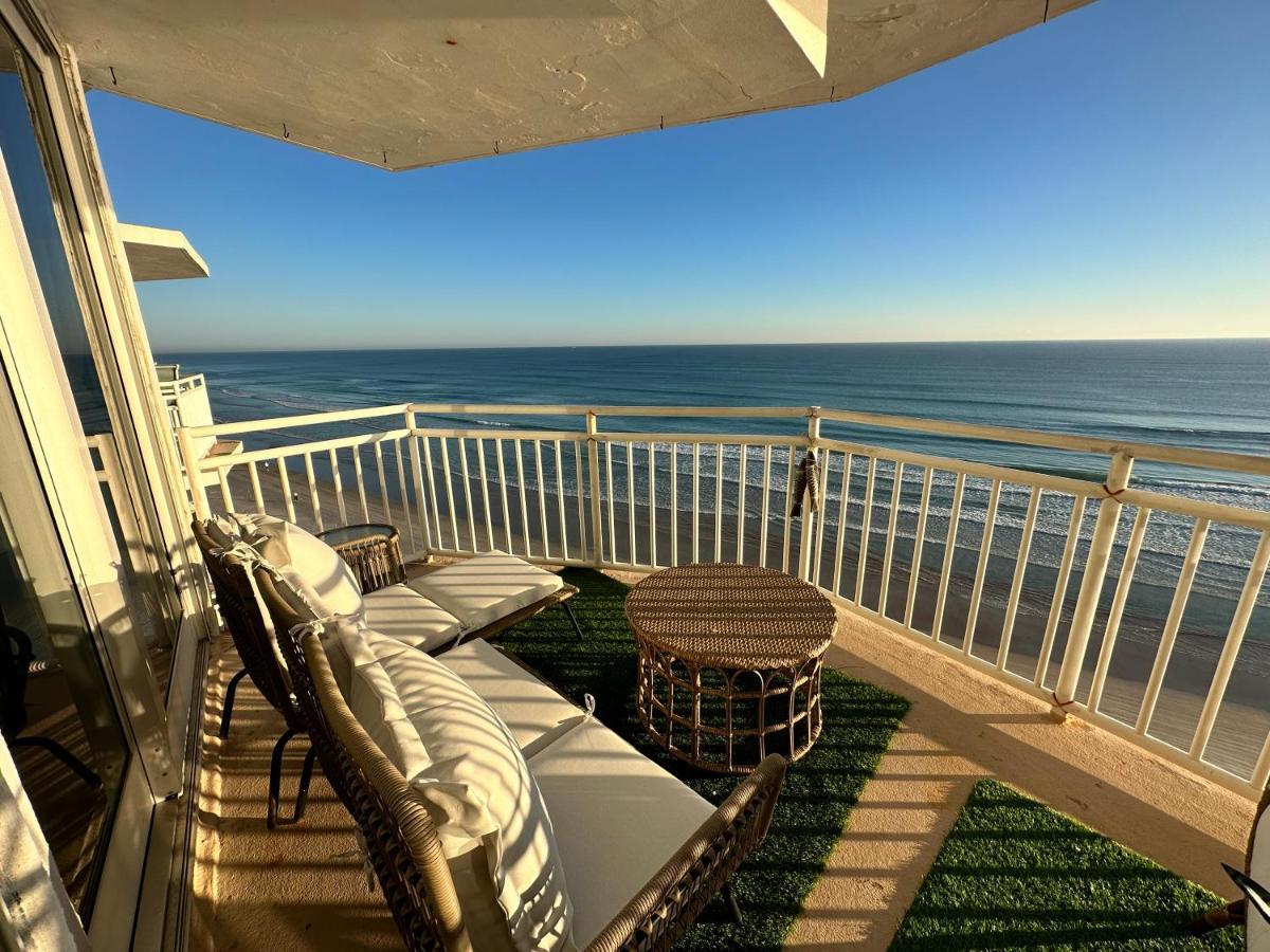 Beach Oasis 704 Lovely Daytona Ocean Front For 5 Sleeps Up To 12 Daytona Beach Extérieur photo