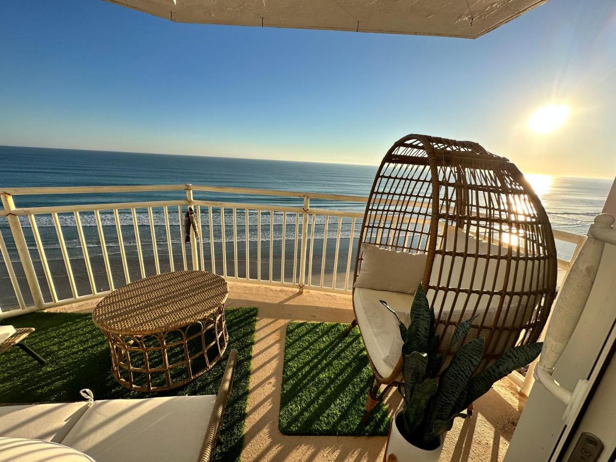 Beach Oasis 704 Lovely Daytona Ocean Front For 5 Sleeps Up To 12 Daytona Beach Extérieur photo